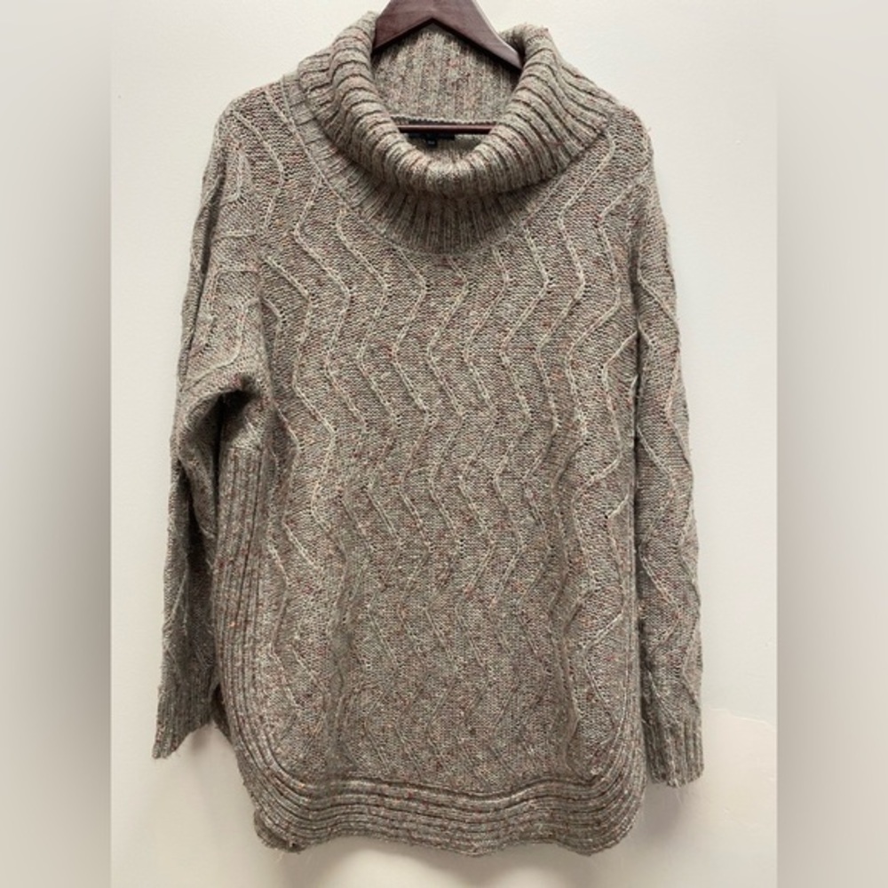 4 for $25 🤎 Warehouse One Cable Knit Turtleneck Sweater 🤎